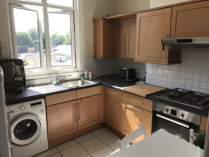 Room London Road in Greater London