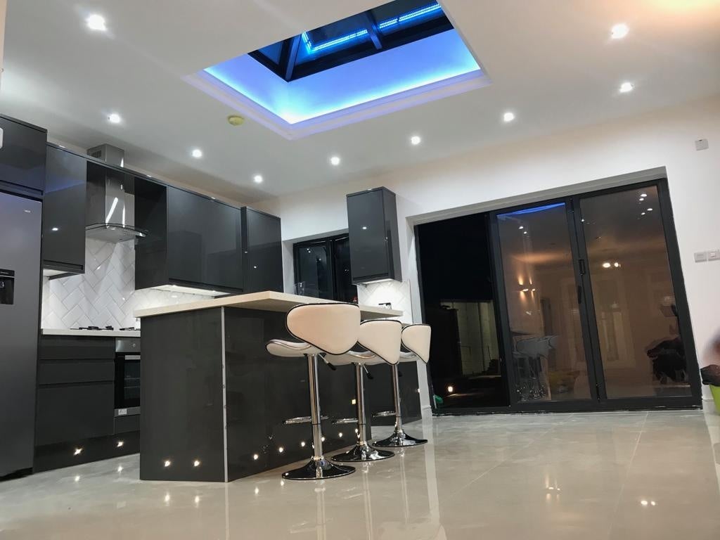 House Nyon Grove in Greater London