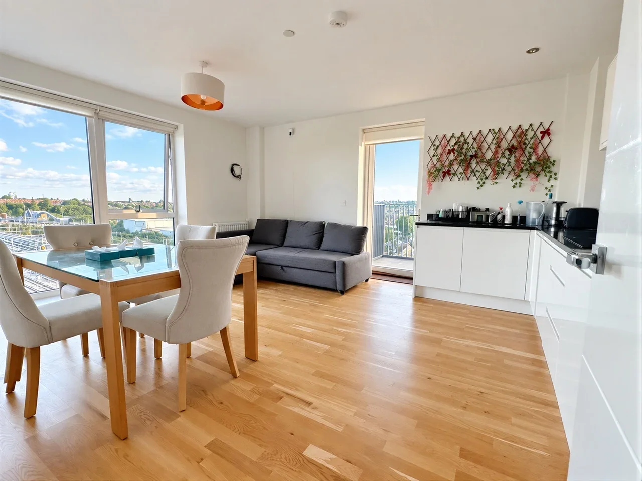 Flat Hampden Road in Greater London