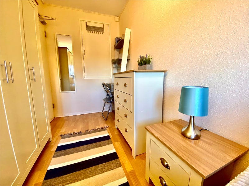 Room Hartslock Drive in Greater London