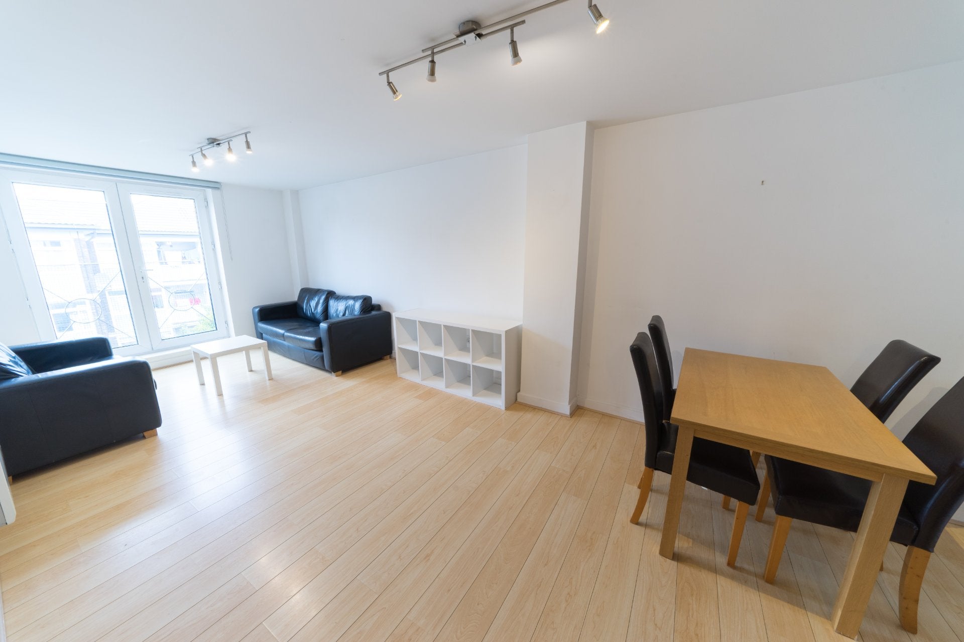 Flat Mowlem Street in Greater London