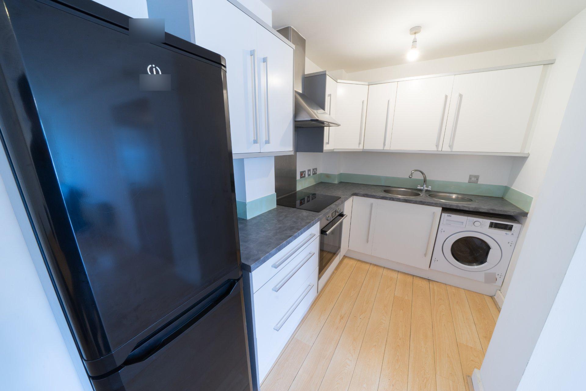 Flat Mowlem Street in Greater London