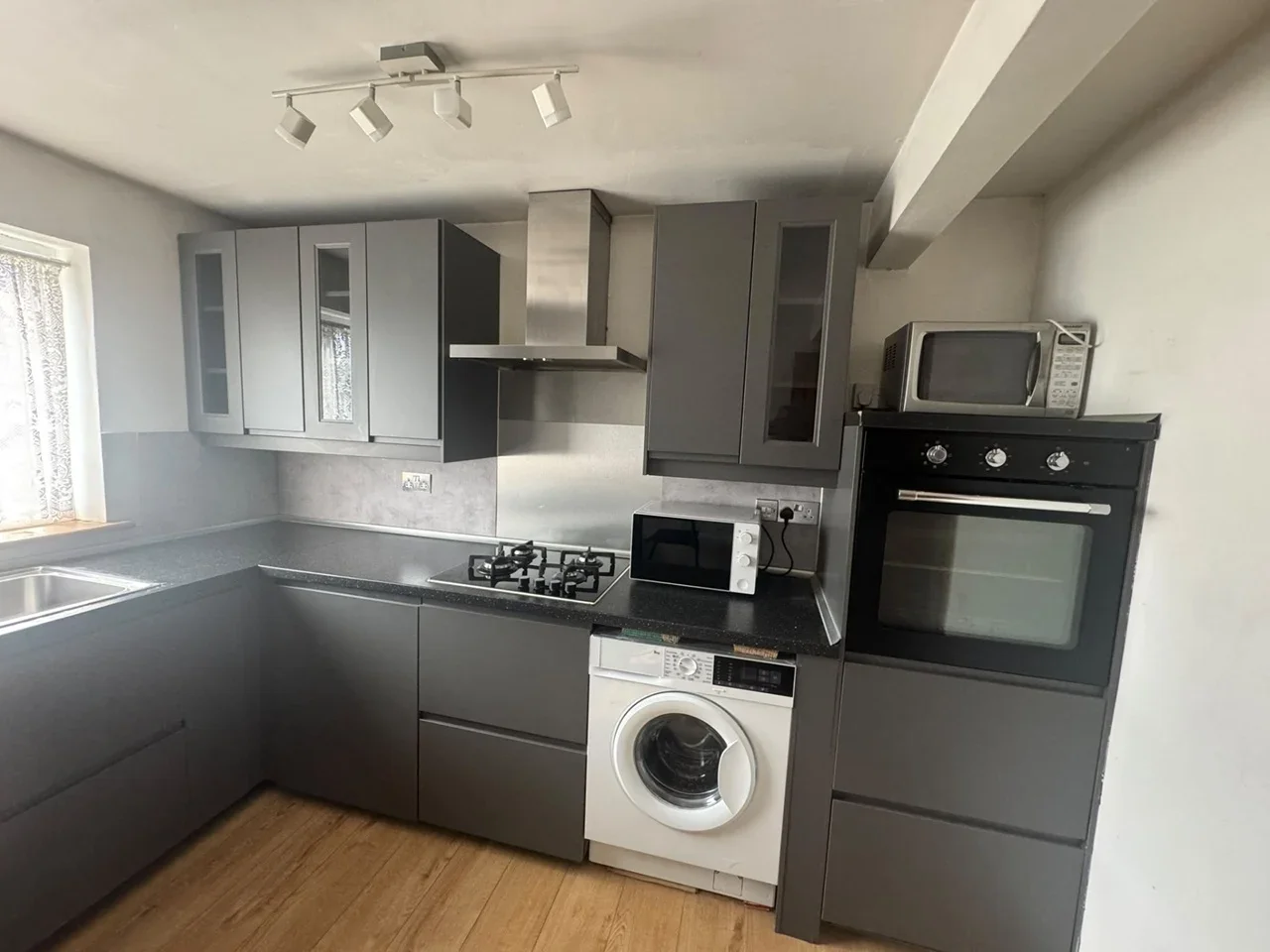 Flat Fairlop Gardens in Greater London