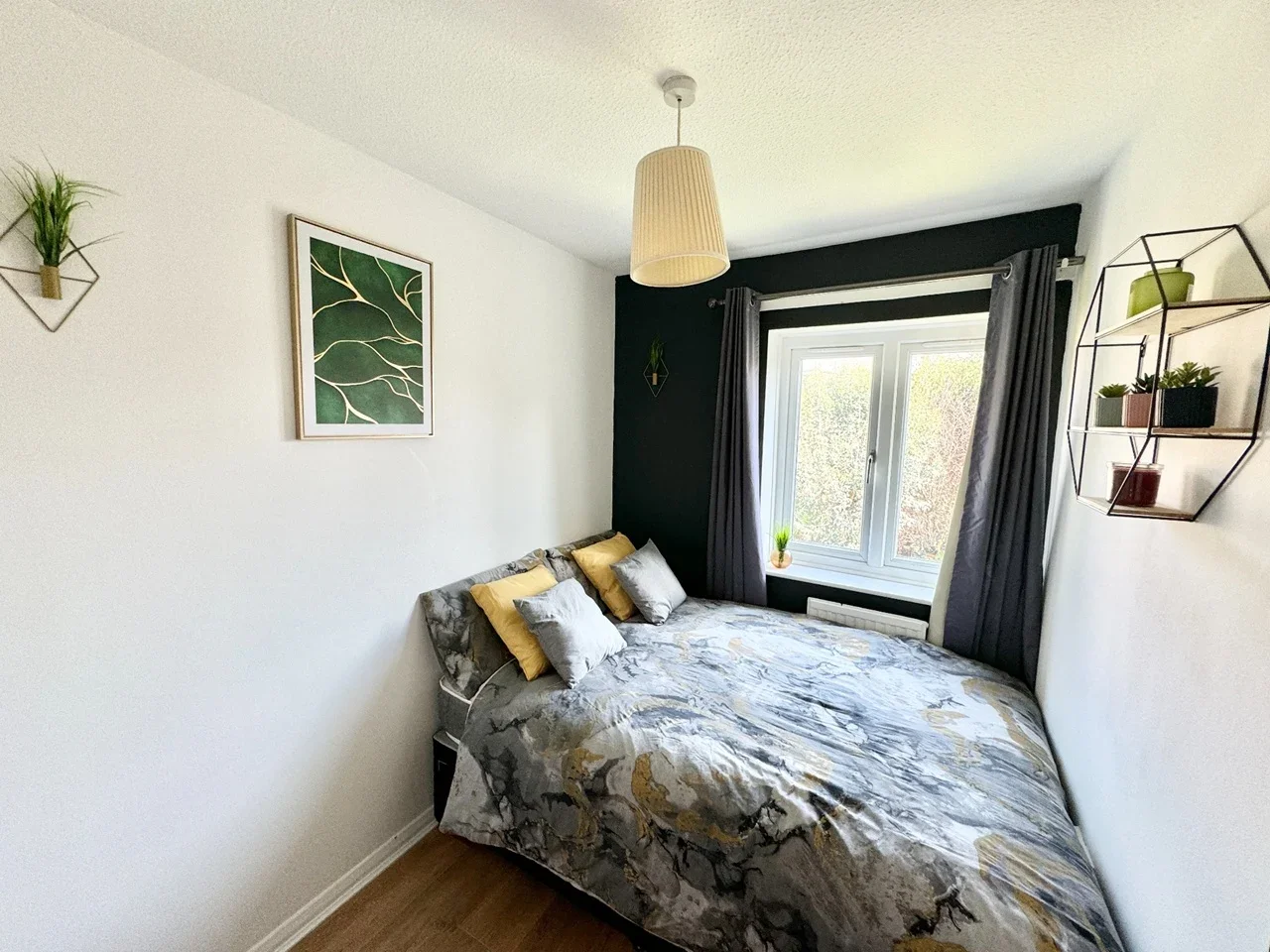 Room Bray Crescent in Greater London