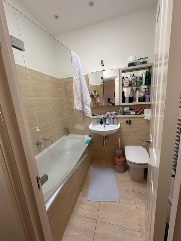 Room Southfield Road in Greater London