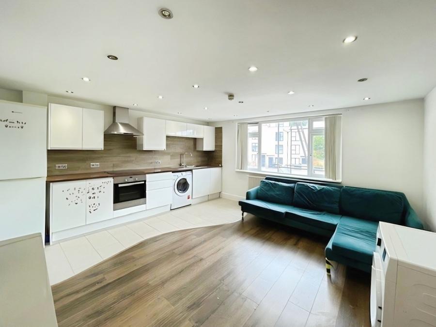 Flat The Broadway in Greater London