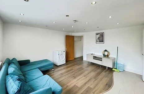 Flat The Broadway in Greater London