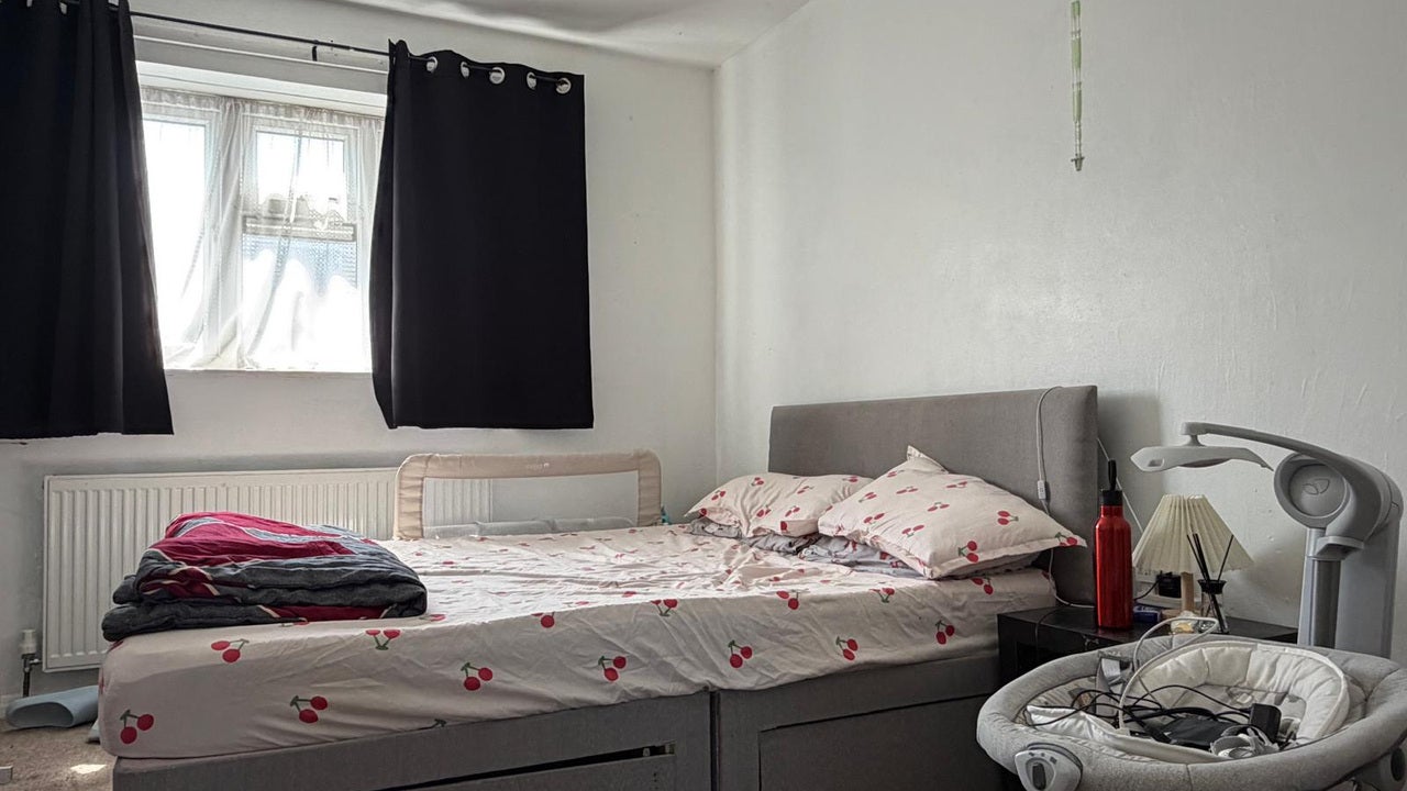 Flat Ross Close in Luton