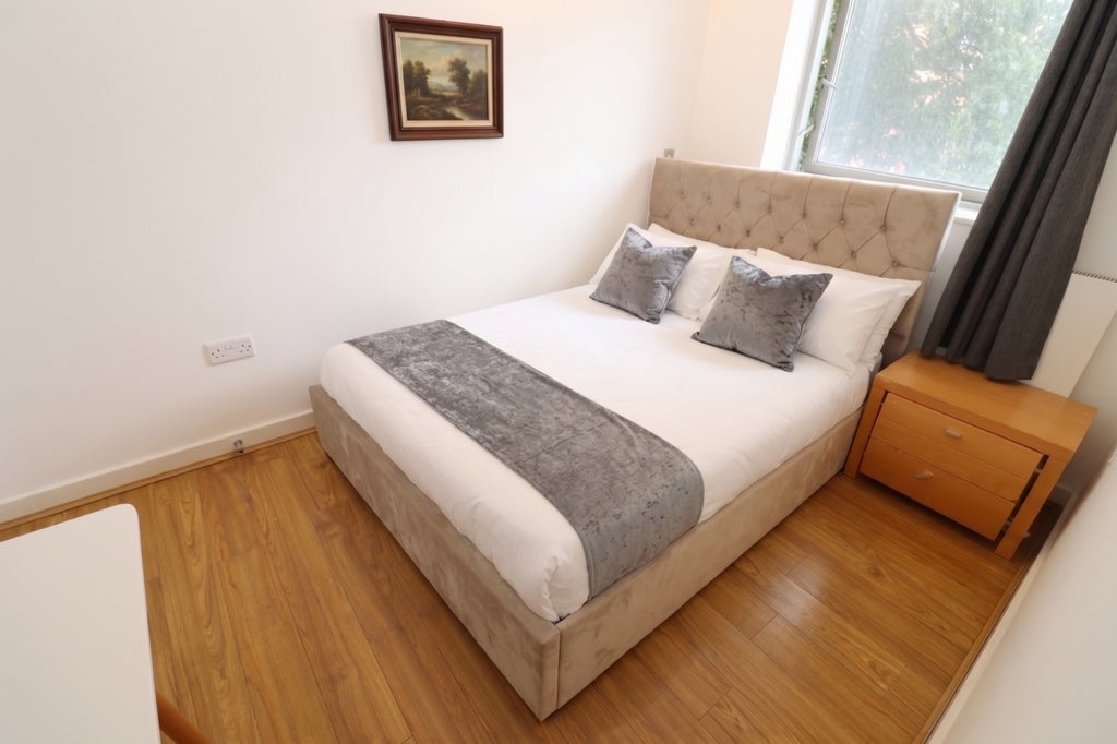 Room Globe Road in Greater London