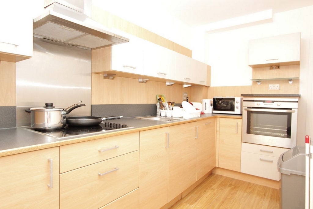 Room Globe Road in Greater London