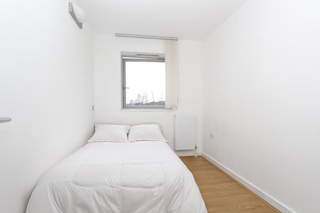 Room Globe Road in Greater London