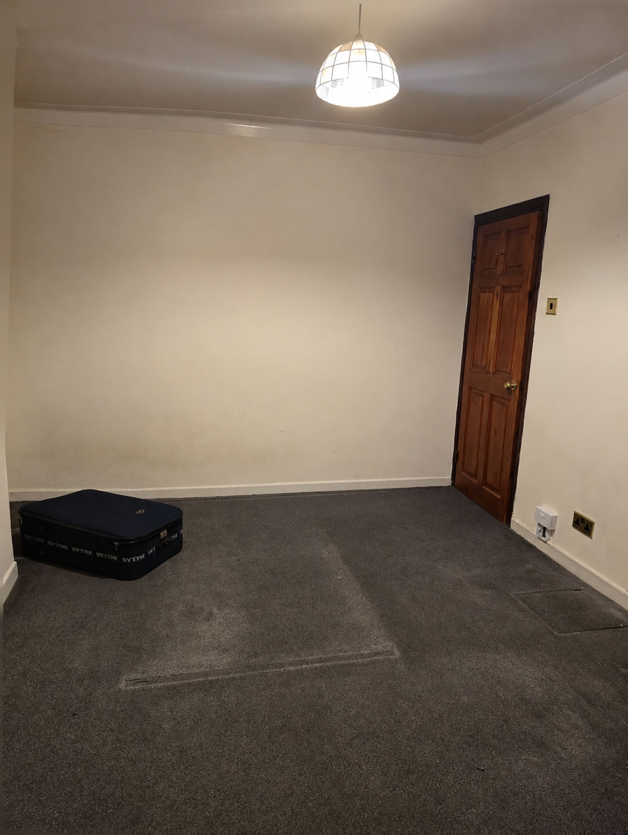 House Clinton Crescent in Greater London