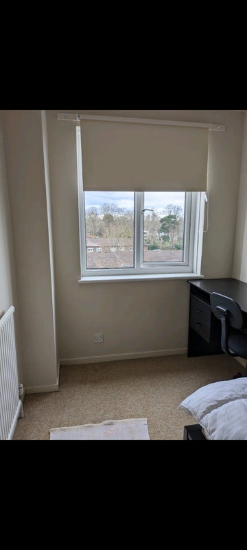 Room Dowdeswell Close in Greater London