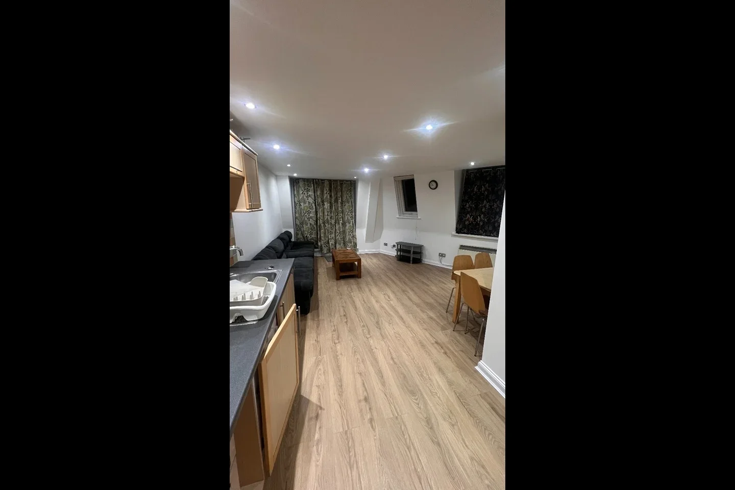 Flat Hindes Road in Greater London