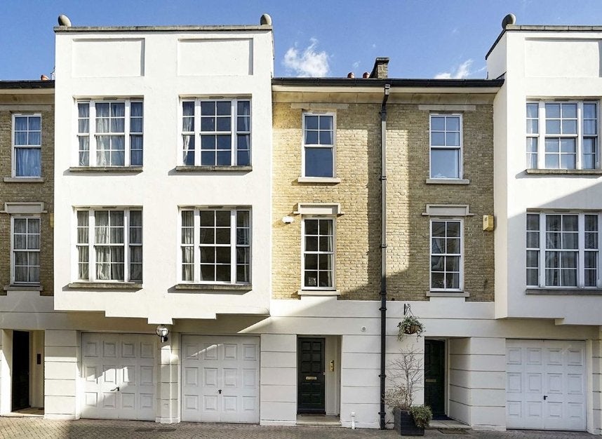 House Balvaird Place in City of Westminster