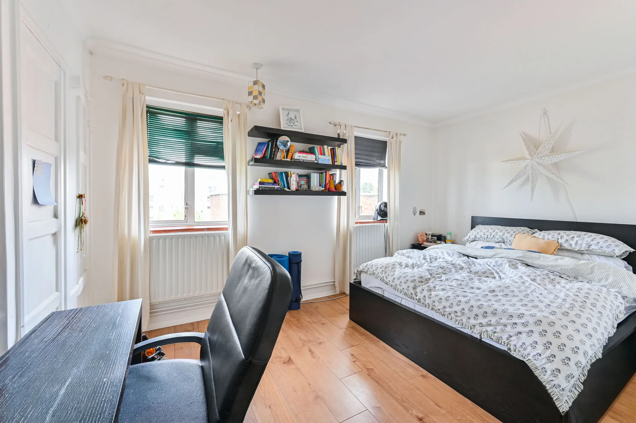 Flat Glendun Court in Greater London
