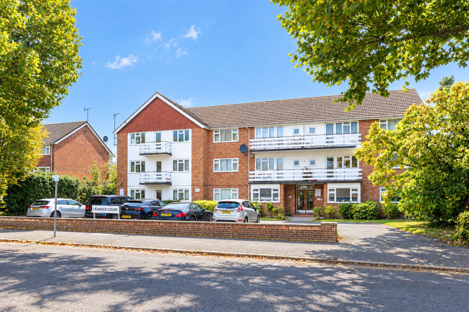Flat Lovelace Gardens in Greater London