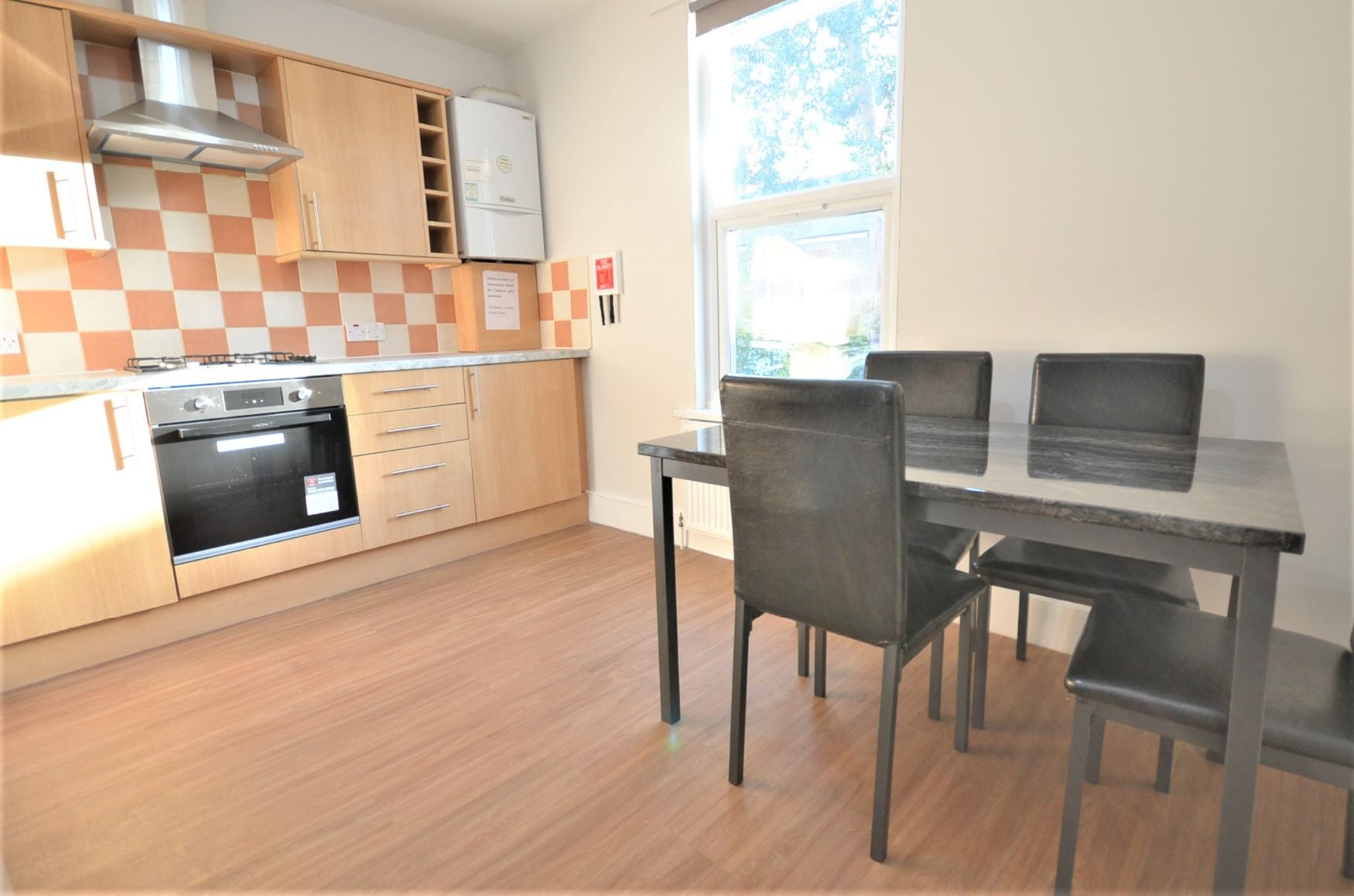 Flat Birkbeck Avenue in Greater London