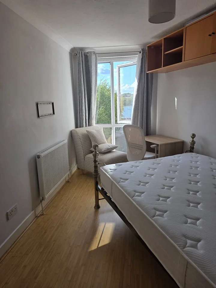 Room Tupman Close in Rochester