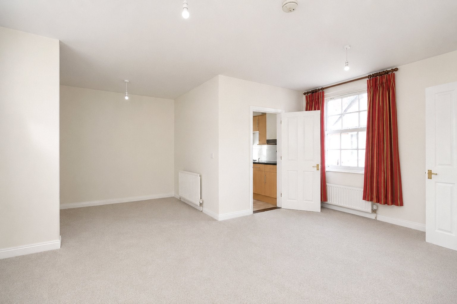 Room High Street in East Hampshire