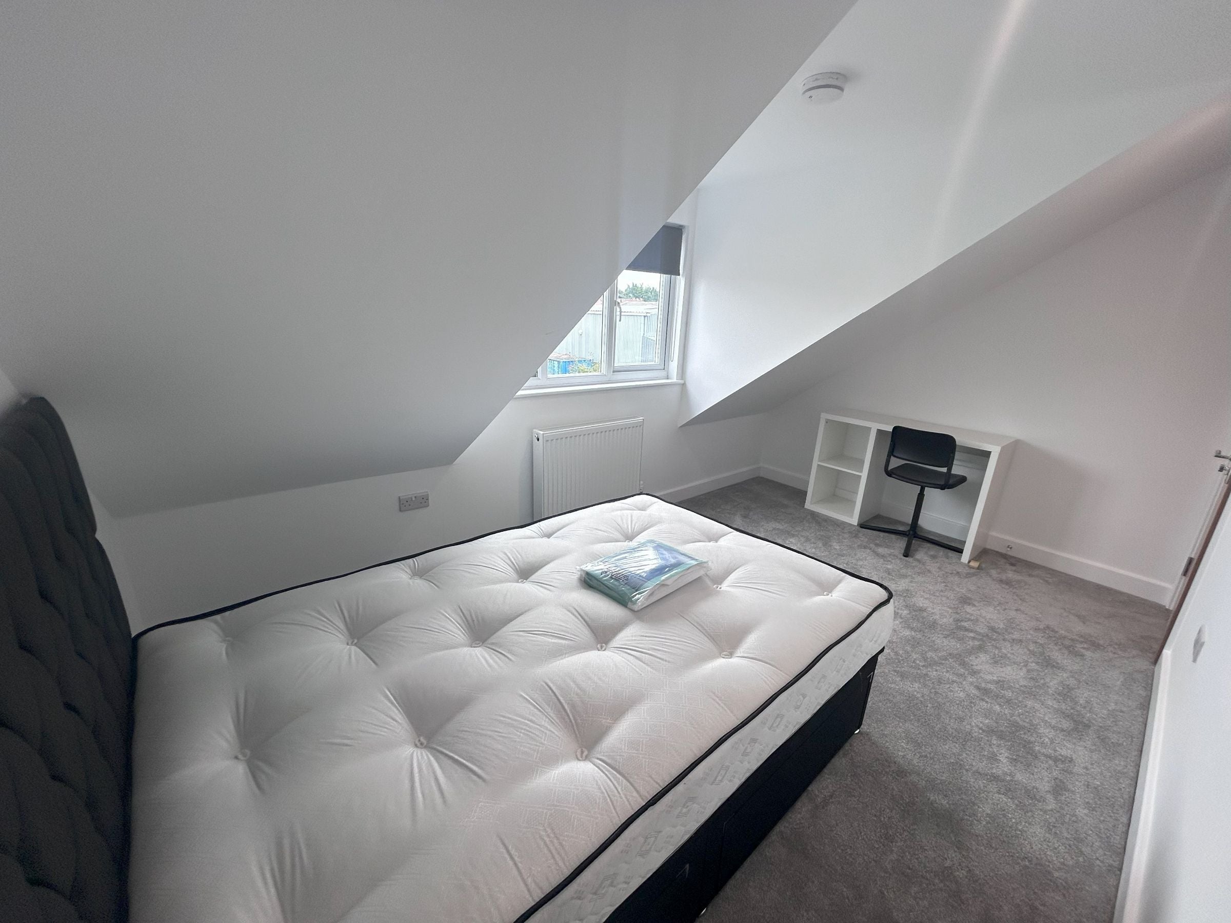 Room Rose Green Road in Bristol