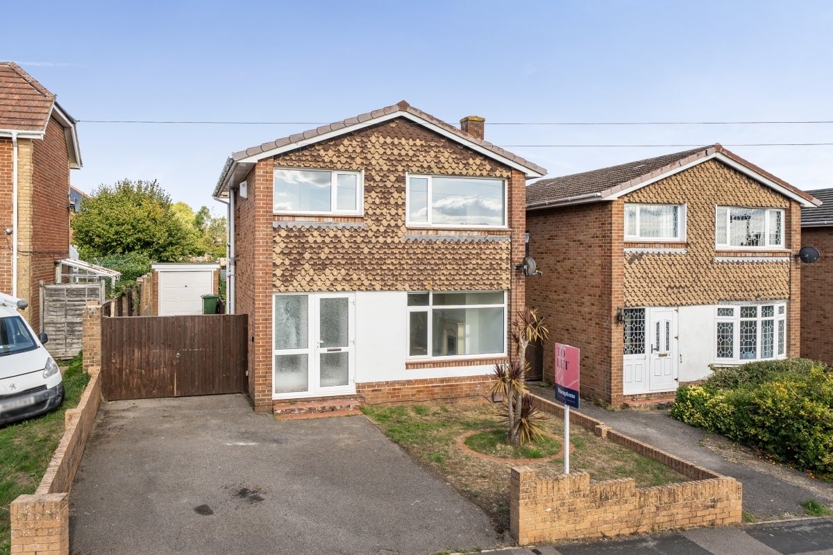 House Campbell Way in Eastleigh