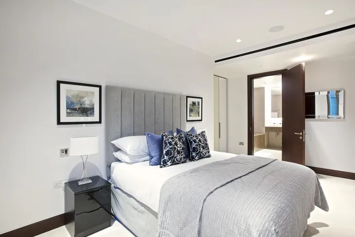 Flat Victoria Street in City of Westminster