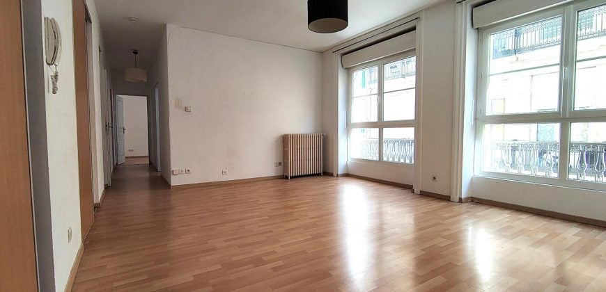Flat Place Jean Jaurès in Saint-Étienne