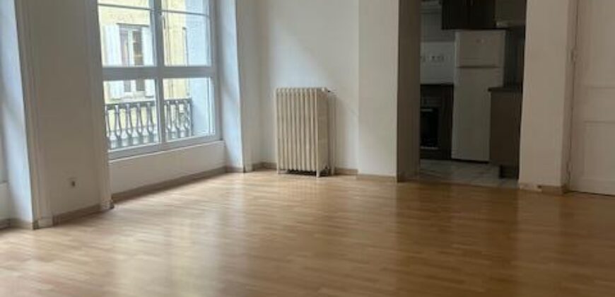 Appartement Place Jean Jaurès à Saint-Étienne