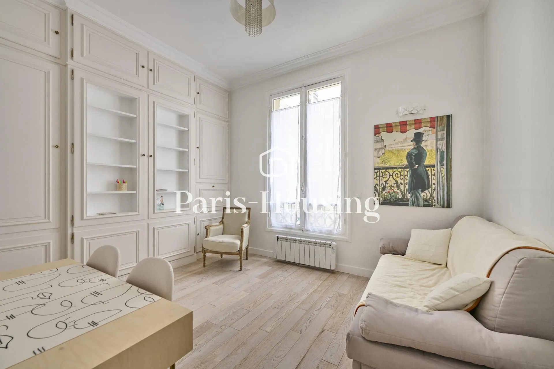 Appartement Rue du Sergent Hoff à Paris