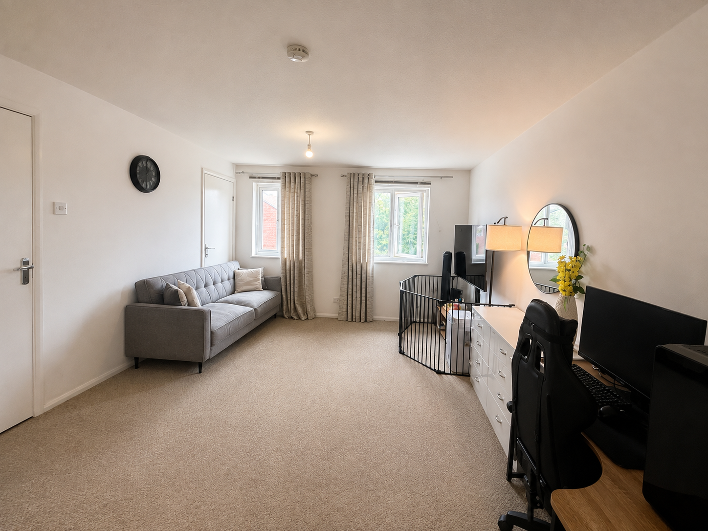 Flat Taylor Close in Greater London