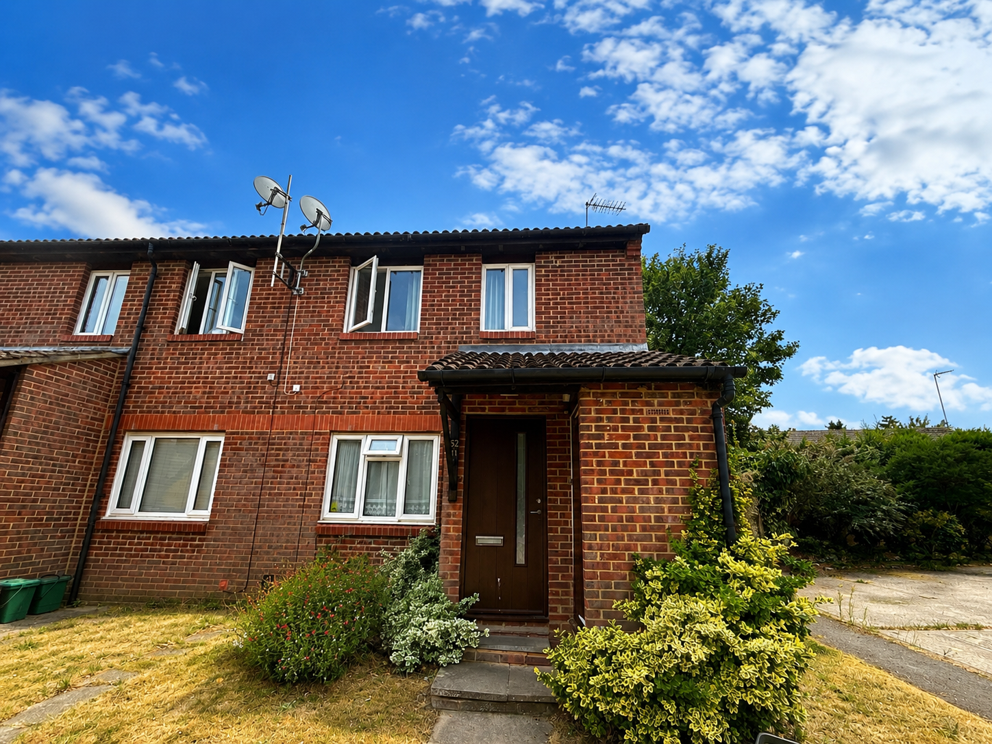 Flat Taylor Close in Greater London