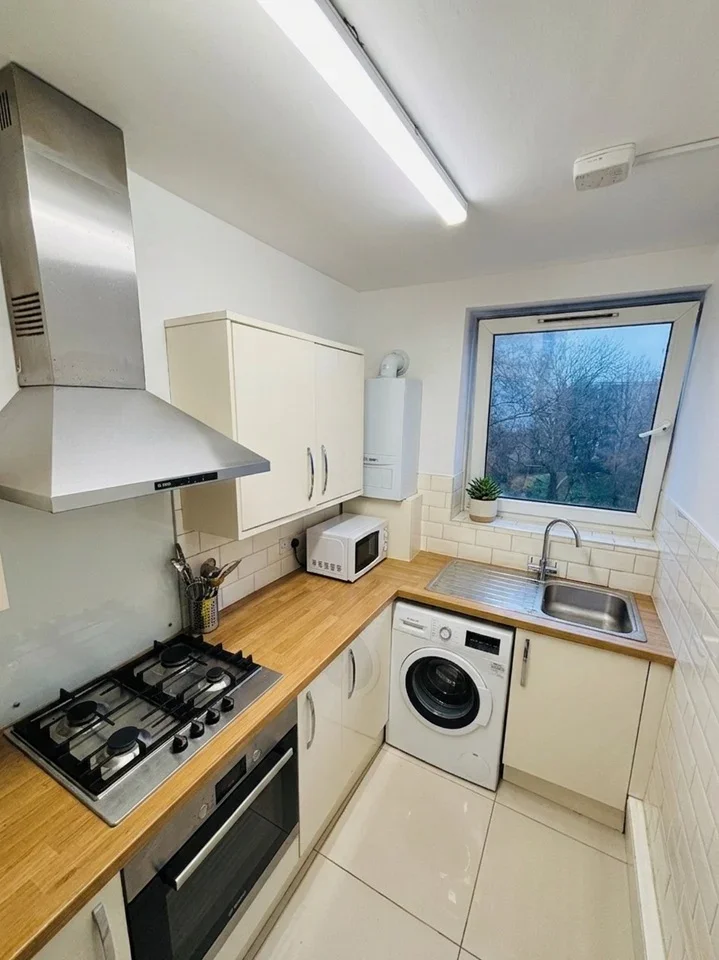Room Percival Street in Greater London