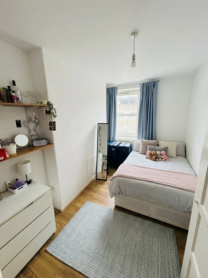Room Percival Street in Greater London