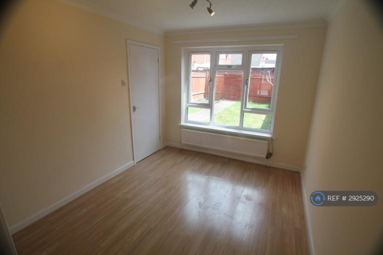 House Grove Road in Rushden