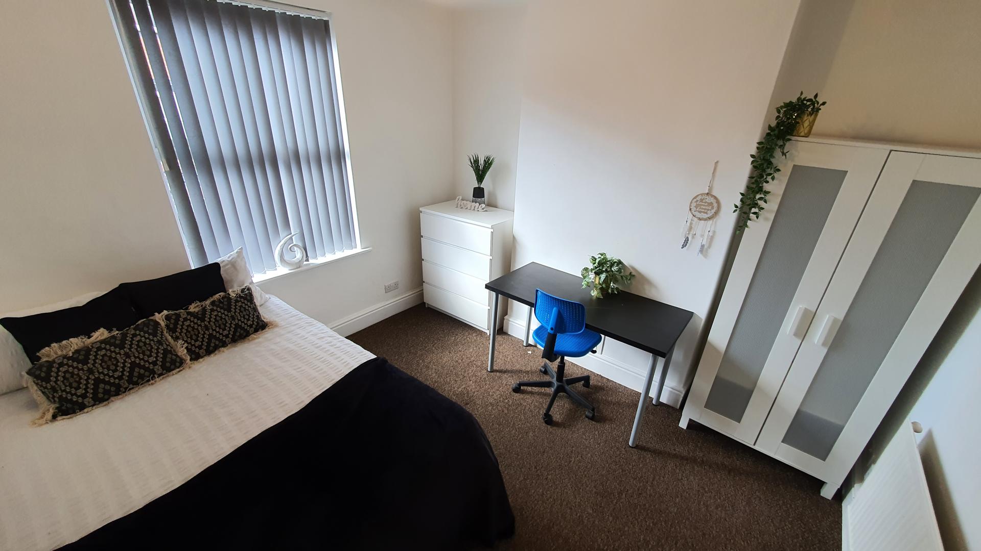 Room Sydney Road in Chester