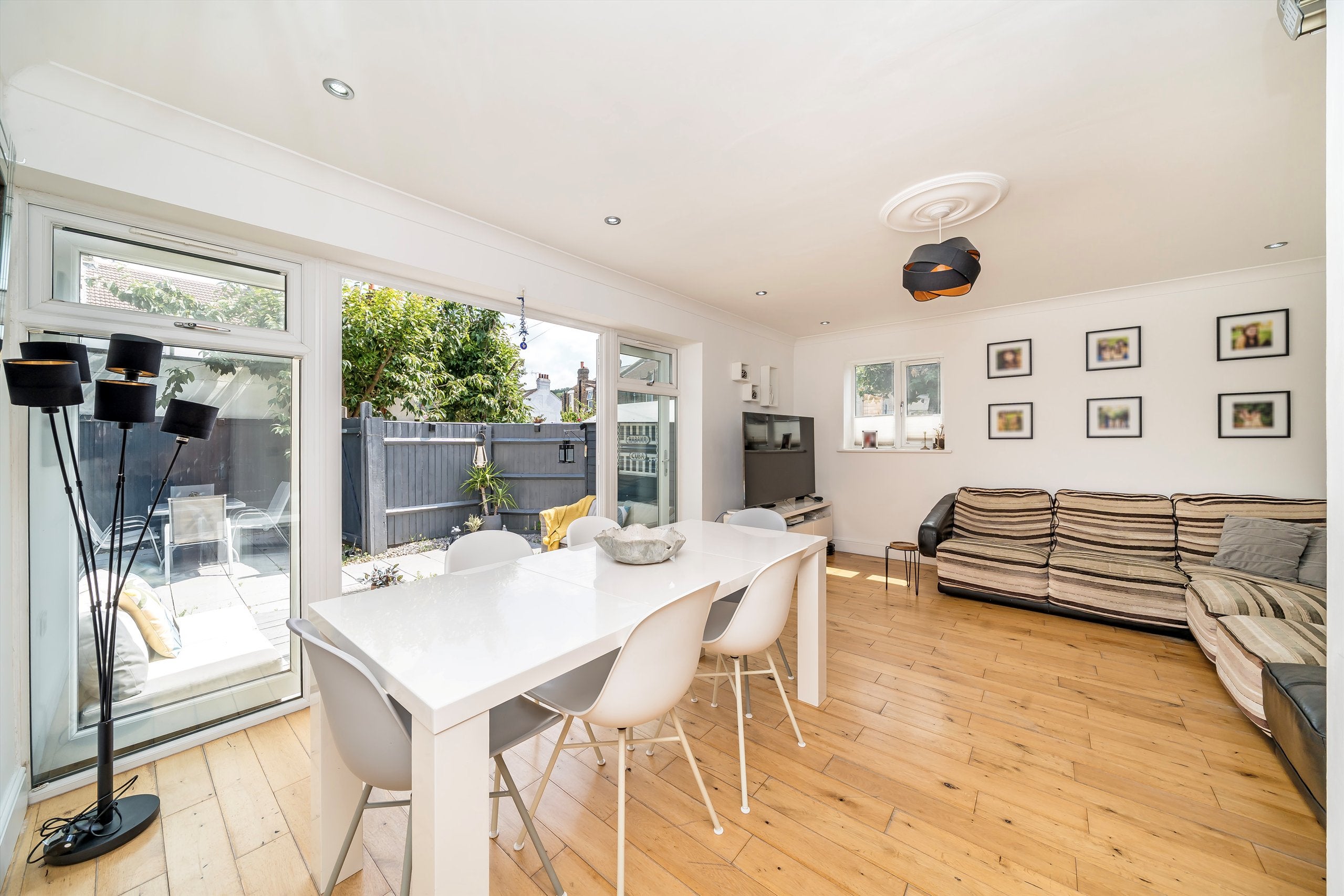 House Myra Street in Greater London