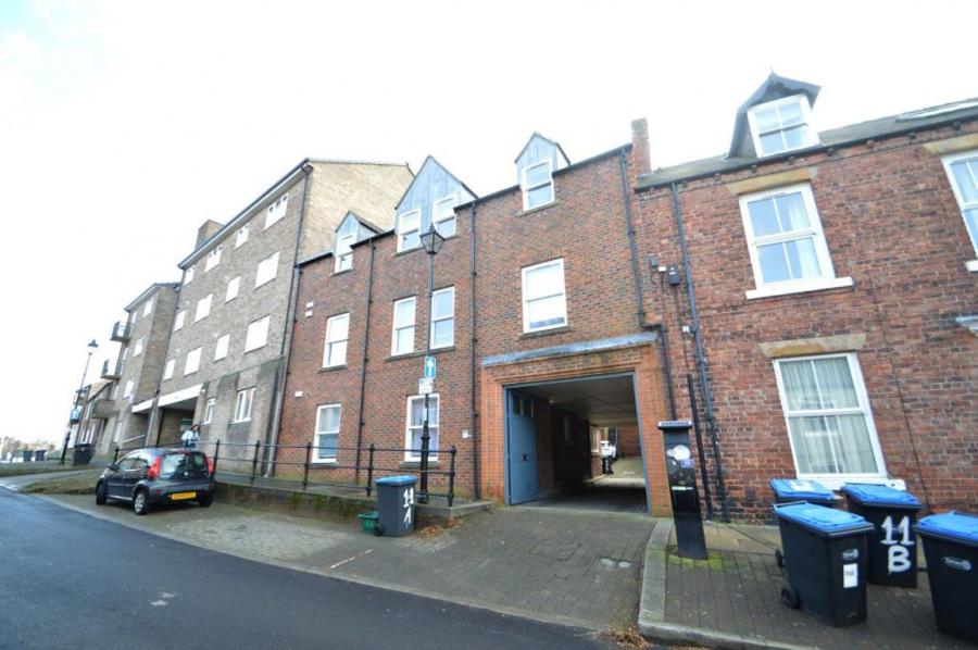 Flat Allergate in Durham