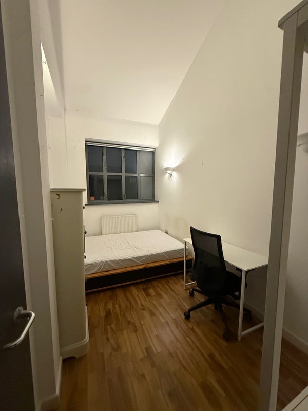 Room Shacklewell Row in Greater London