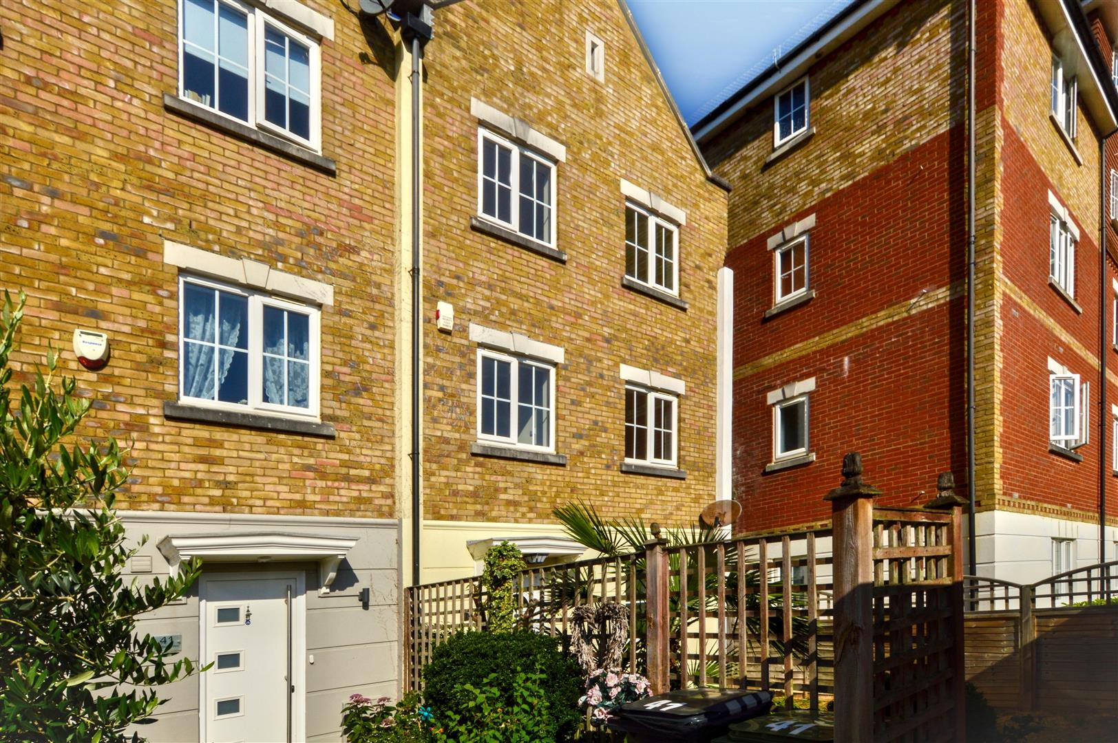 House Sovereign Harbour North in Eastbourne
