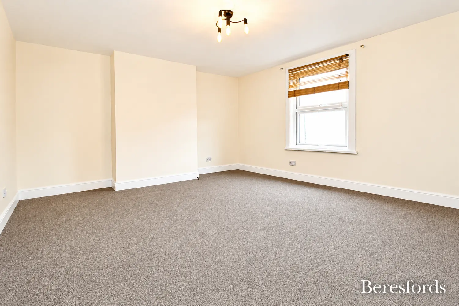 Flat High Street in Brentwood