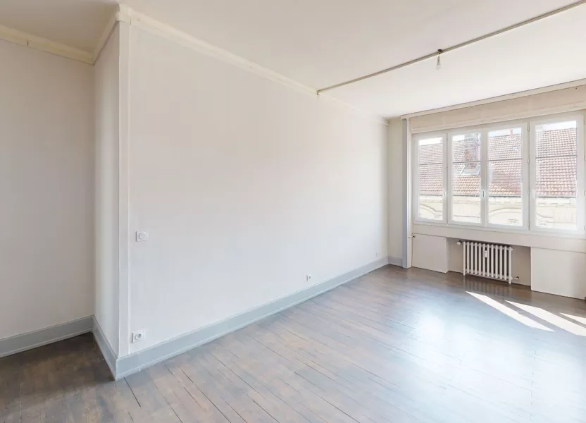 Flat Rue Cécile Sauvage in Saint-Étienne