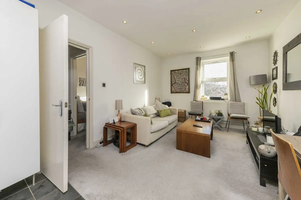Flat Stanthorpe Road in Greater London
