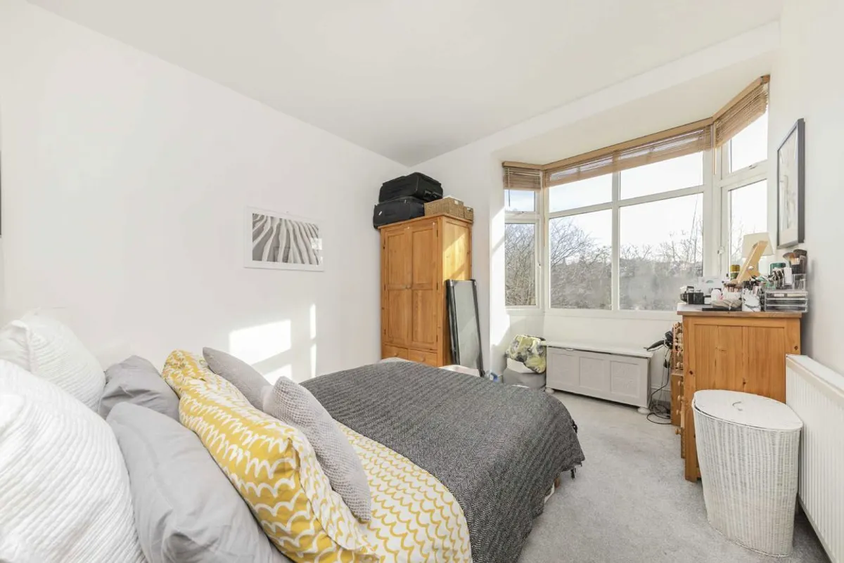 Flat Stanthorpe Road in Greater London