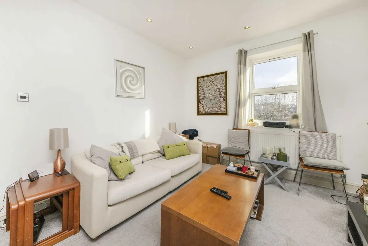 Flat Stanthorpe Road in Greater London