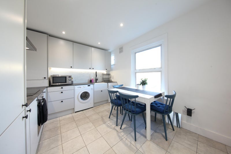 Flat Saltram Crescent in City of Westminster