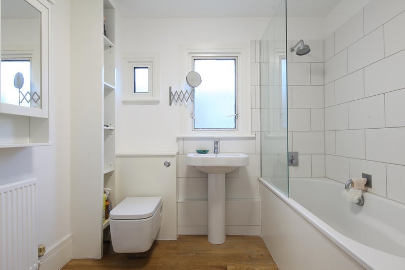 Flat Saltram Crescent in City of Westminster