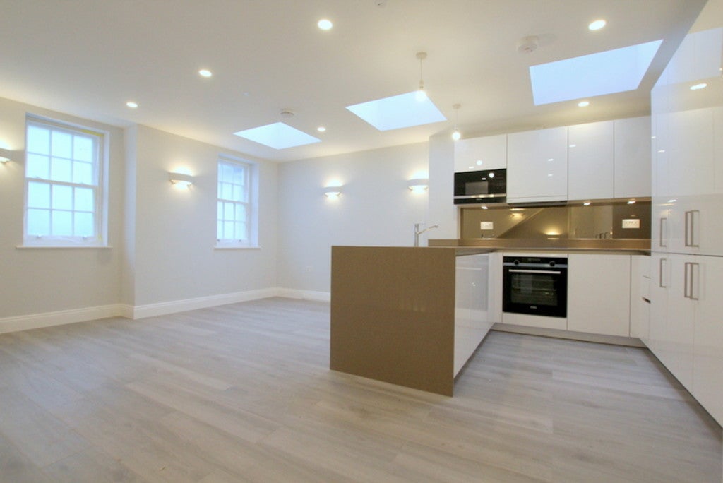 Flat Sefton Street in Greater London