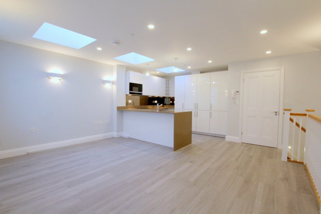 Flat Sefton Street in Greater London