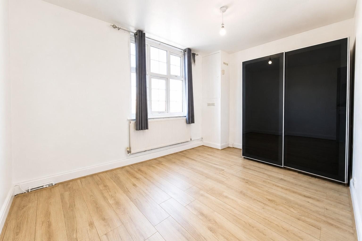 Flat Oakleigh Road North in Greater London